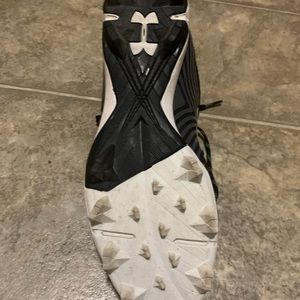 Under Armour Baseball cleats. Woman’s size 10.